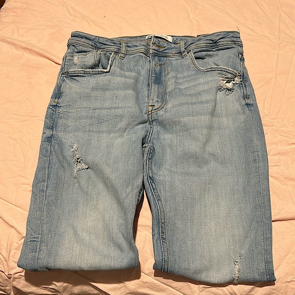 Size 32, color blue ,brand Zara made in turkey